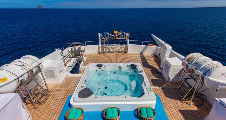 Grand Majestic - 8 days itinerary A - Royal Galapagos 7