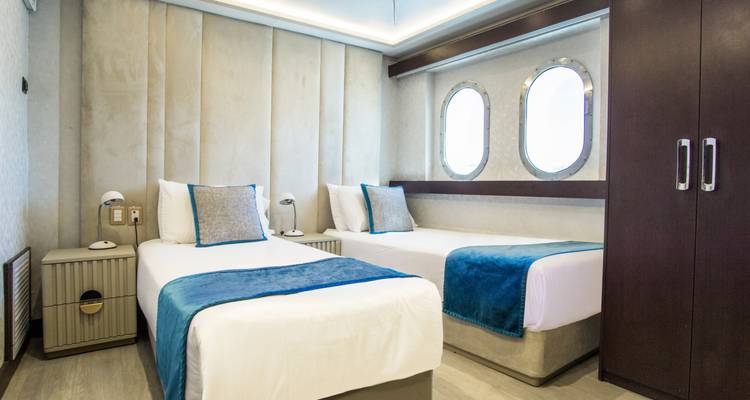 Crucero Grand Majestic - 8 días itinerario B - Royal Galapagos 8