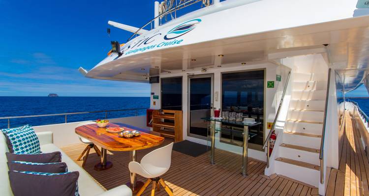 Grand Majestic - 5 days itinerary A - Royal Galapagos 1