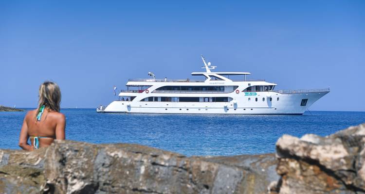 Adriatic explorer land & cruise - Katarina Line 8