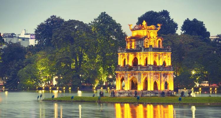 6 Days Vietnam Tour ( HANOI – HALONG BAY – DANANG ) -  Taj Voyages Tours  7