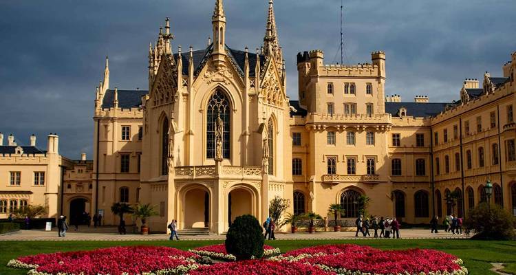 Viaje de 8 días por Europa Central y Estambul y Capadocia Una Aventura por el Patrimonio con 3 Vuelos Incluidos - Viaje en grupo pequeño - Ajdinis 4