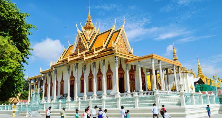 The Ultimate First-Timer’s Combo: Phnom Penh, Siem Reap and Vietnam in 14 Days - Up Travel Vietnam 9