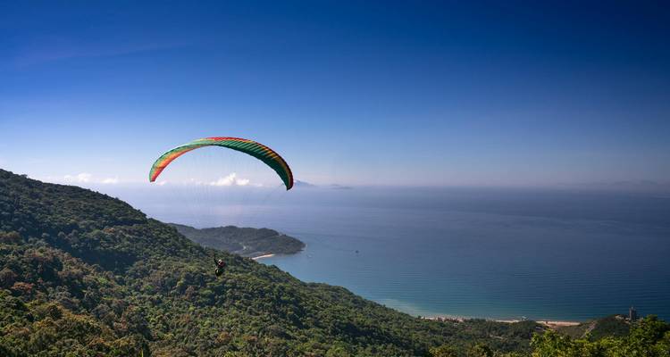 Les plages secrètes du Vietnam dévoilées : Votre escapade paradisiaque de 8 jours, plongée en apnée et parapente - Up Travel Vietnam 10