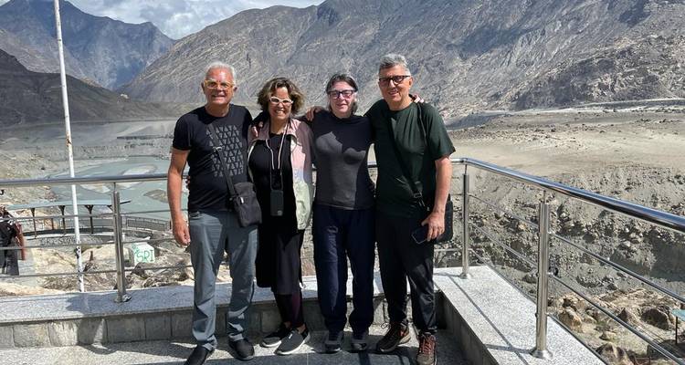 Traversée du camp de base de Rakaposhi et Diran - Exploria 10