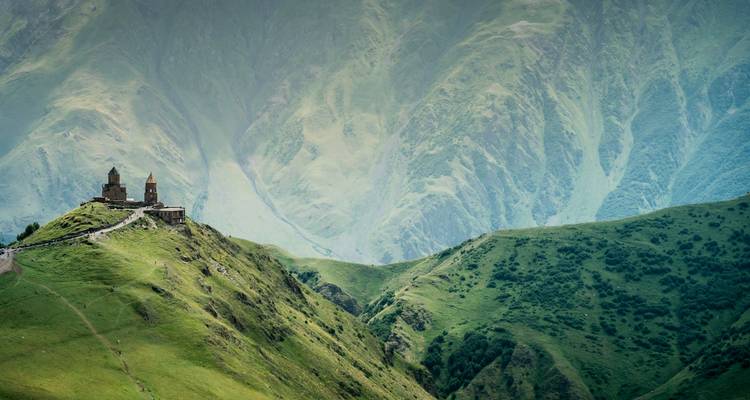 Arménie et Géorgie : Vallées sacrées, sommets intemporels et trésors culturels - Adventure Bound LTD 1