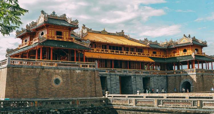 Vietnam Middle Part Adventure 5 jours 4 nuits Exploring Hue- Imperial Citadel- Thien Mu river- Khai Dinh Tomb- Da Nang- Motorbike Street Food - Go Asia Travel 5