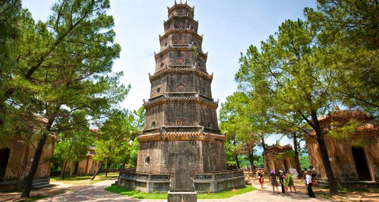 Vietnam Middle Part Adventure 5 jours 4 nuits Exploring Hue- Imperial Citadel- Thien Mu river- Khai Dinh Tomb- Da Nang- Motorbike Street Food - Go Asia Travel 2
