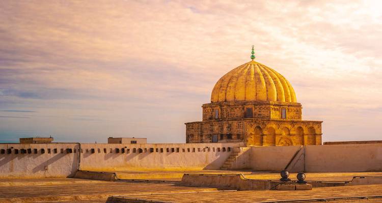 La côte tunisienne et l'ancienne Carthage en été - Explore! 1