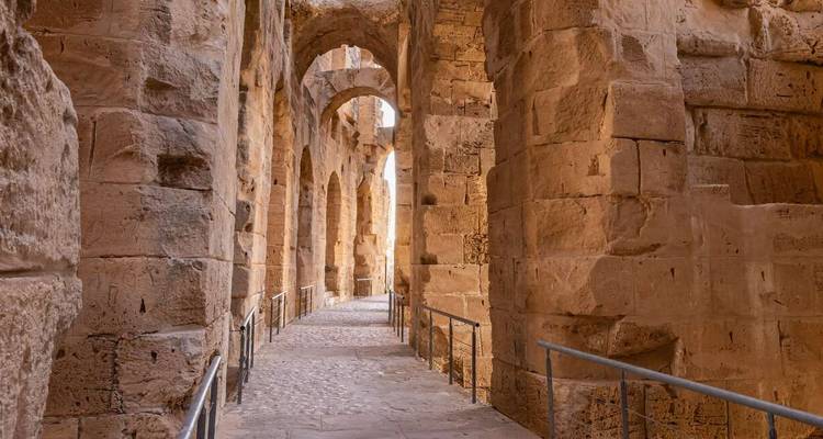 La côte tunisienne et l'ancienne Carthage en été - Explore! 3