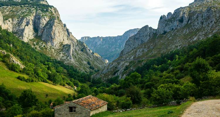 Haz senderismo por los Picos de Europa - Exodus Adventure Travels 4