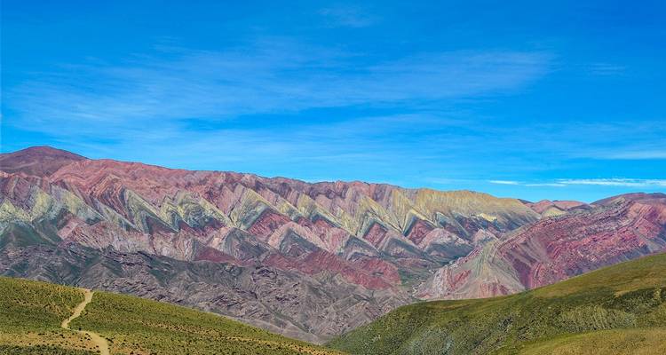 Bunte Berglandschaft in Purmamarca, Argentinien.