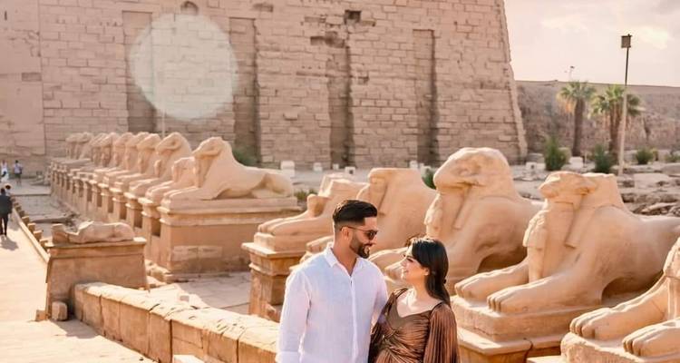 Majestuoso Egipto Crucero de ida y vuelta por el Nilo y las Pirámides - 10 Días - Holiday In 9