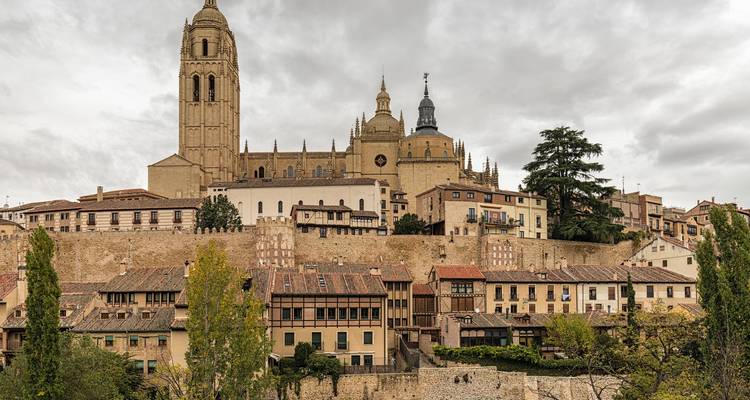 España en tren: Un Recorrido Autoguiado - CAMINO DE SANTIAGO RESERVAS 10