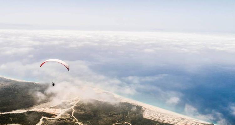 Desde Tirana: Excursión de 2 días a la Riviera Albanesa, Playa de Bandera Azul de Palase,Vlora, Dhermi, Apolonia y Durres - LIT Travel and Tours  1