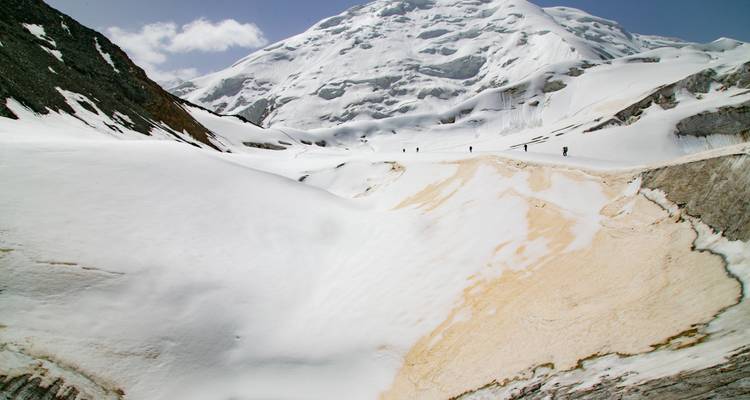 Trekking dans le sud de Tianshan et le nord de Shayat | 6 jours de randonnée dans les glaciers du Xinjiang et d'aventure sur la Route de la Soie - Doufeng Adventure 1