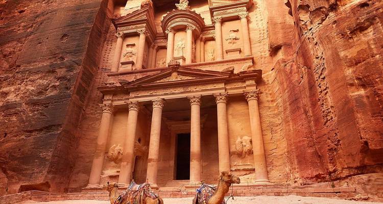 Best trip Through Shobak Castle, Petra, Wadi Rum& Dead Sea 3 days - World Skyway  5