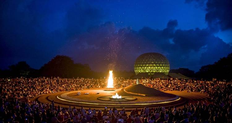 Circuit privé de 19 jours en Inde du Sud : Temples de Madurai et Thanjavur, collines de Munnar, backwaters du Kerala, Hampi et palais de Mysore - SafeHands Travels 10