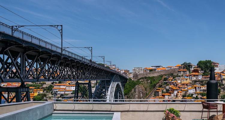 Porto, Nazaré et Óbidos en 2 jours depuis Lisbonne - WORLD EXPERIENCE 1