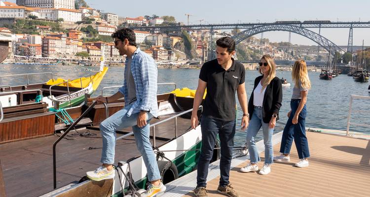 Porto, Nazaré et Óbidos en 2 jours depuis Lisbonne - WORLD EXPERIENCE 4