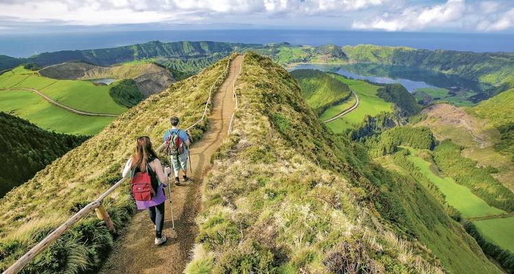 Crater lakes, floral splendor and world cultural heritage (driver and excursions) - DERTOUR 8
