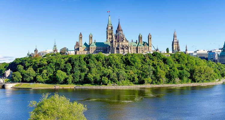 Parliament Hill mit Blick auf den Fluss.