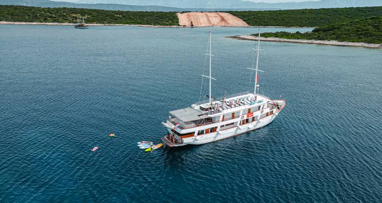 Croisière aller-retour de 8 jours à Split - bateau Premier Plus, plus de 40 ans - Go Croatia Sail 5