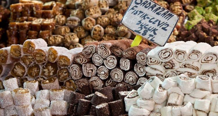 Verschillende traditionele snoepjes zoals Turkse lokum.