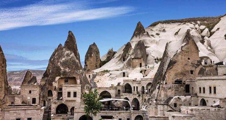 Woningbouw uitgehouwen in de rotsen van Cappadocië.