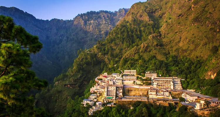 Private 3‑Days Vaishno Devi Pilgrimage Tour: VIP Darshan by Helicopter - SafeHands Travels 1