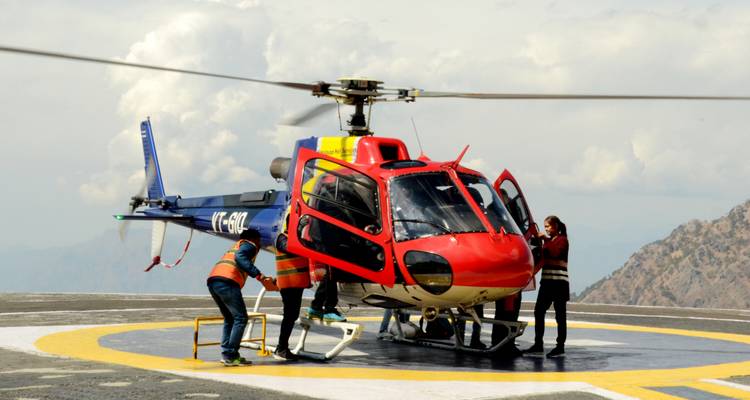 Private 3‑Days Vaishno Devi Pilgrimage Tour: VIP Darshan by Helicopter - SafeHands Travels 5