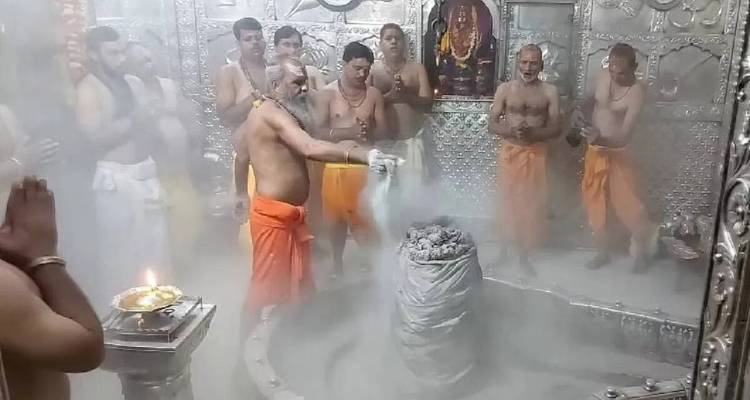 3-Day Mahakaleshwar and Omkareshwar Spiritual Tour - SafeHands Travels 7