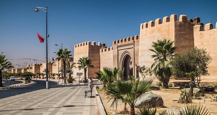 City walls and street scene in Taroudannt.