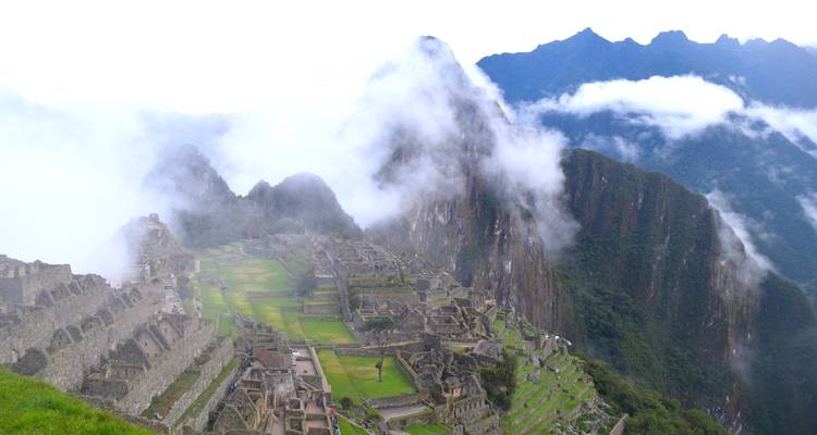 AVENTURE PÉRUVIENNE SUR MESURE : LIMA (PARAPENTE OU COURS DE CUISINE ET DÎNER-SPECTACLE), PARACAS, ICA, HUACACHINA, INTI RAYMI, VALLÉE SACRÉE, MACHU PICCHU ET MONTAGNE ARC-EN-CIEL AVEC/VOLS INT. - Waman Adventures 9