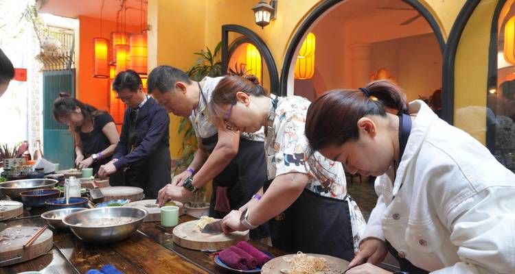 Expérience culinaire à Hanoi : Du marché à la table avec un conteur local - Open Asia Travel  3