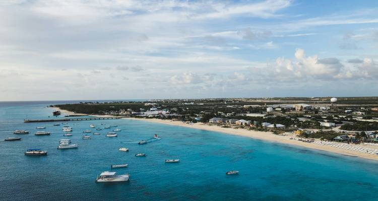 Paradise beaches from the U.S. Virgin Islands to The Bahamas - Emerald Cruises 2