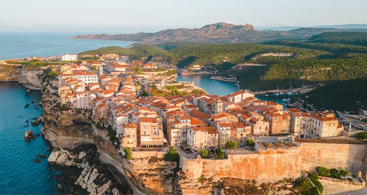 Les îles tranquilles de la Méditerranée : Corse, Sardaigne et Sicile - Emerald Cruises 5