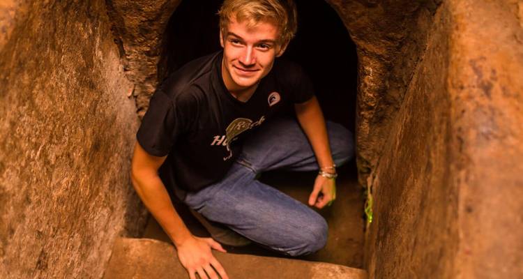 Person in einem Tunnel