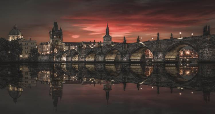 6 jours à Prague : Les curiosités de la ville, les sensations du saut en parachute et la magie médiévale - STM Tours LLC 1