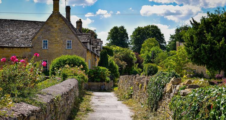 Oxford, Cotswolds, Bath & Avebury – 4-Day Small-Group Tour - Click Tours 10