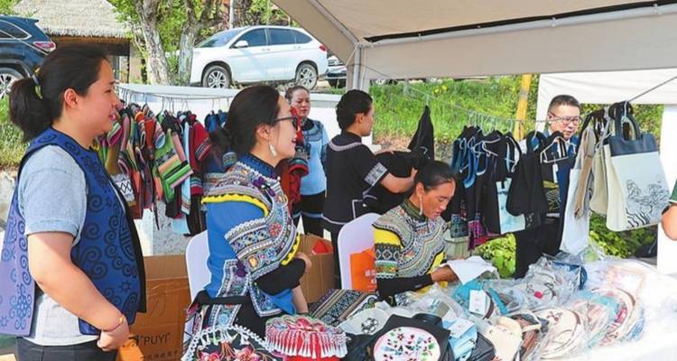 9 jours - Rizières en terrasses du Yunnan et montagnes arc-en-ciel du Gansu (guide et chauffeur privés）Voyage en famille personnalisable) - UME Travel Co. Ltd 2