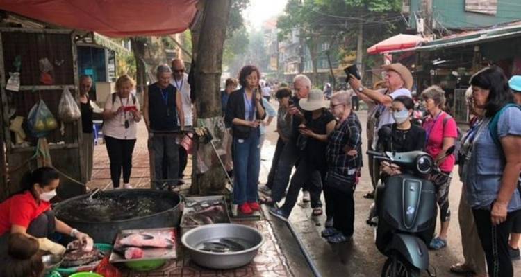 Flavors of Vietnam: 11-Day Culinary & Cultural Exploration - Sondax Travel 9