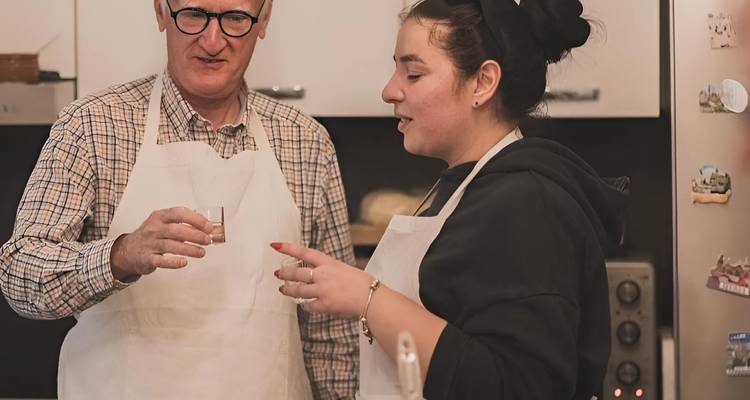 Cours de cuisine traditionnelle à Tirana - Go as Local  5
