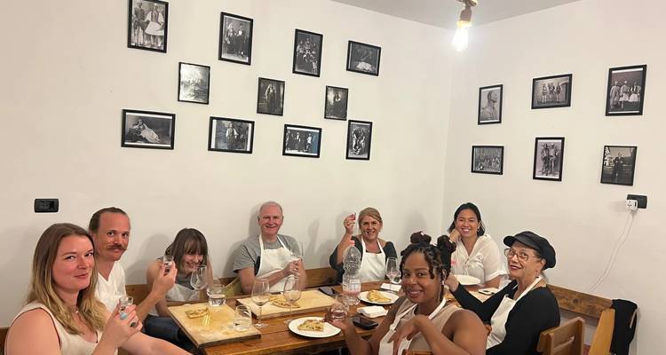 Cours de cuisine traditionnelle à Tirana - Go as Local  4
