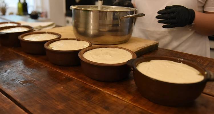 Cours de cuisine traditionnelle à Tirana - Go as Local  9