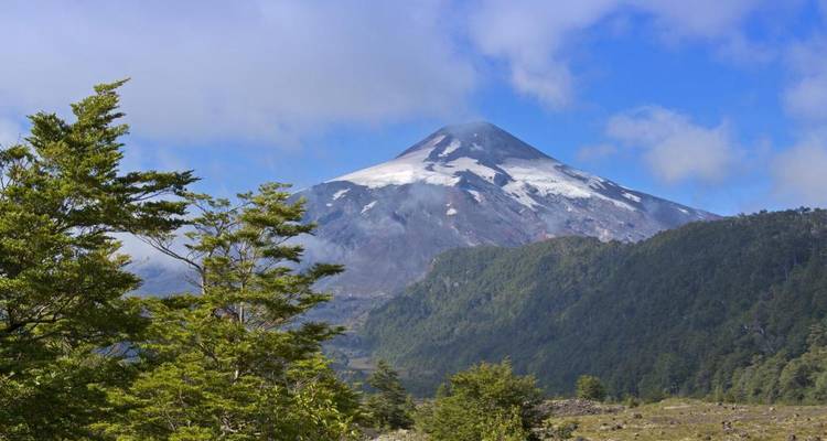 Araucanía Chile, the heart of Mapuche culture: history, legends, music, art, language. - Signature DMC 7