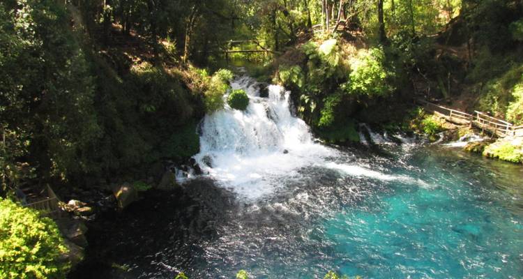 Araucanía Chile, the heart of Mapuche culture: history, legends, music, art, language. - Signature DMC 9