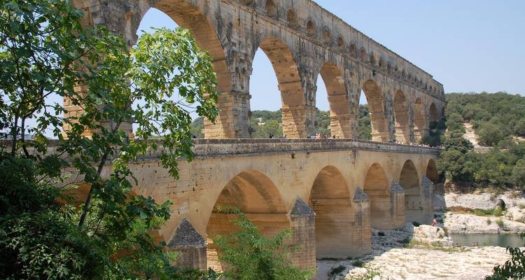 5 Days in Avignon: Exploring Provence, Saint-Rémy, Les Baux & Luberon - STM Tours LLC 2