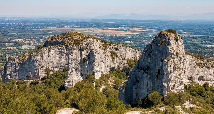 5 Days in Avignon: Exploring Provence, Saint-Rémy, Les Baux & Luberon - STM Tours LLC 4