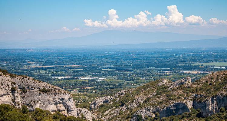 5 Days in Avignon: Exploring Provence, Saint-Rémy, Les Baux & Luberon - STM Tours LLC 6